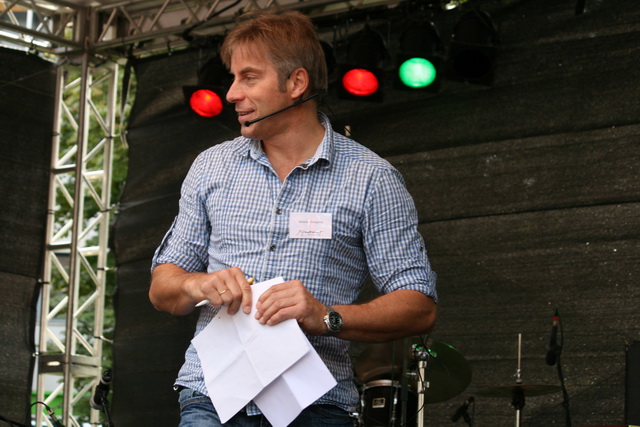 gal/2010/2010 Saitentwist Essen Original Moderation und Kinderbuehne 11.09/2010 Saitentwist 11.09. Moderation Essen Original HIrschlandplat 018.jpg